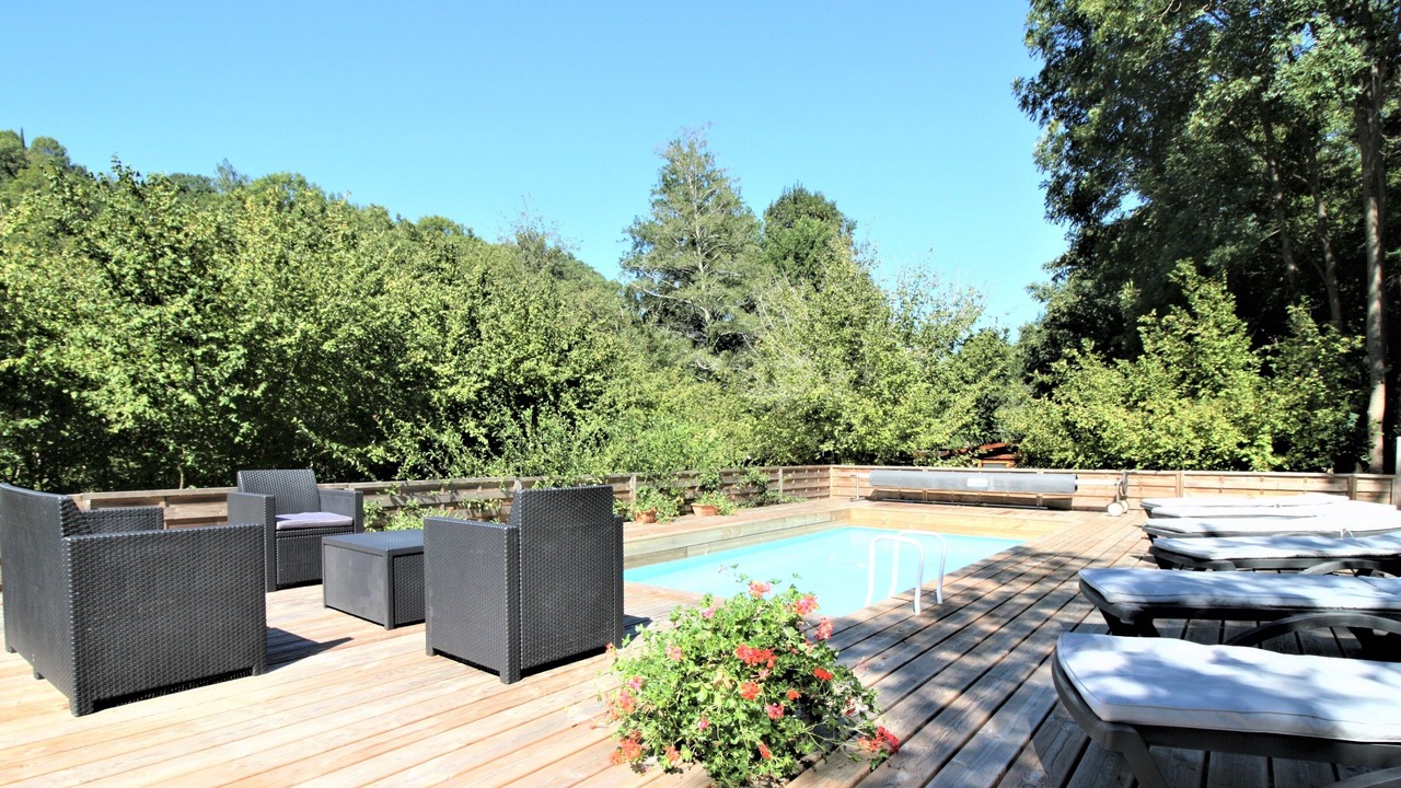 Photo of Outdoor in Loze