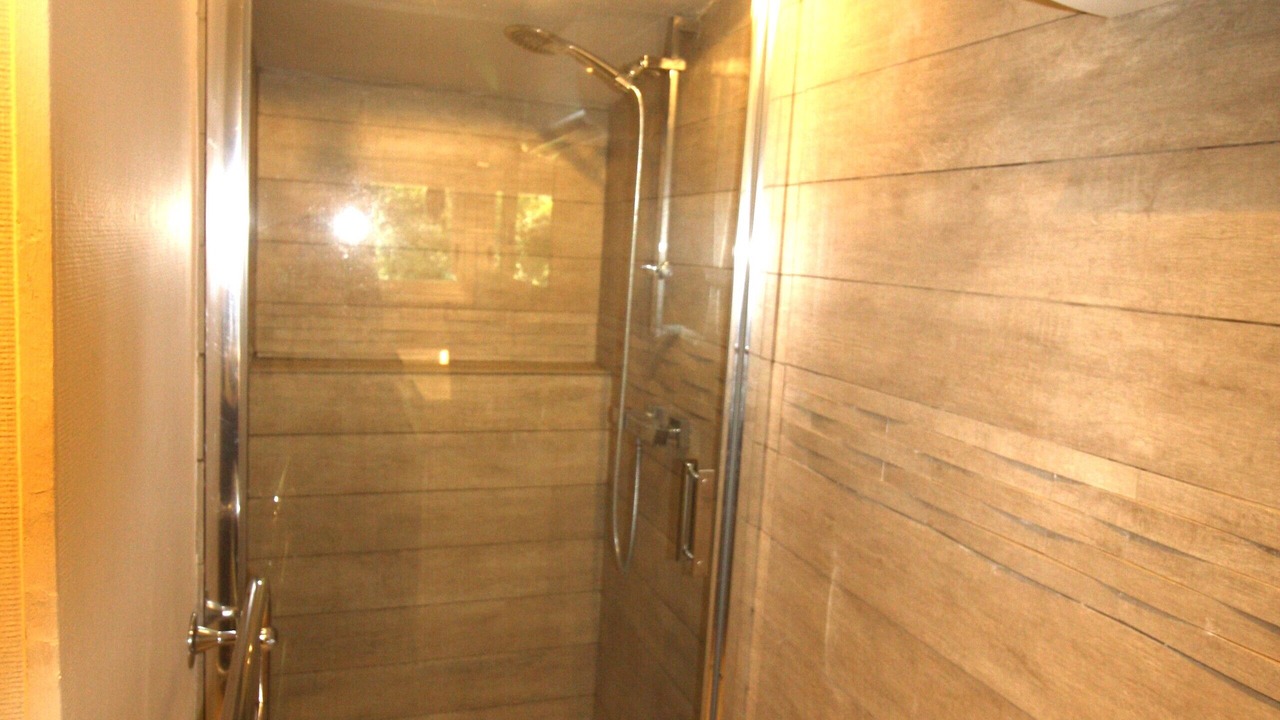 Photo of Bathroom in Loze