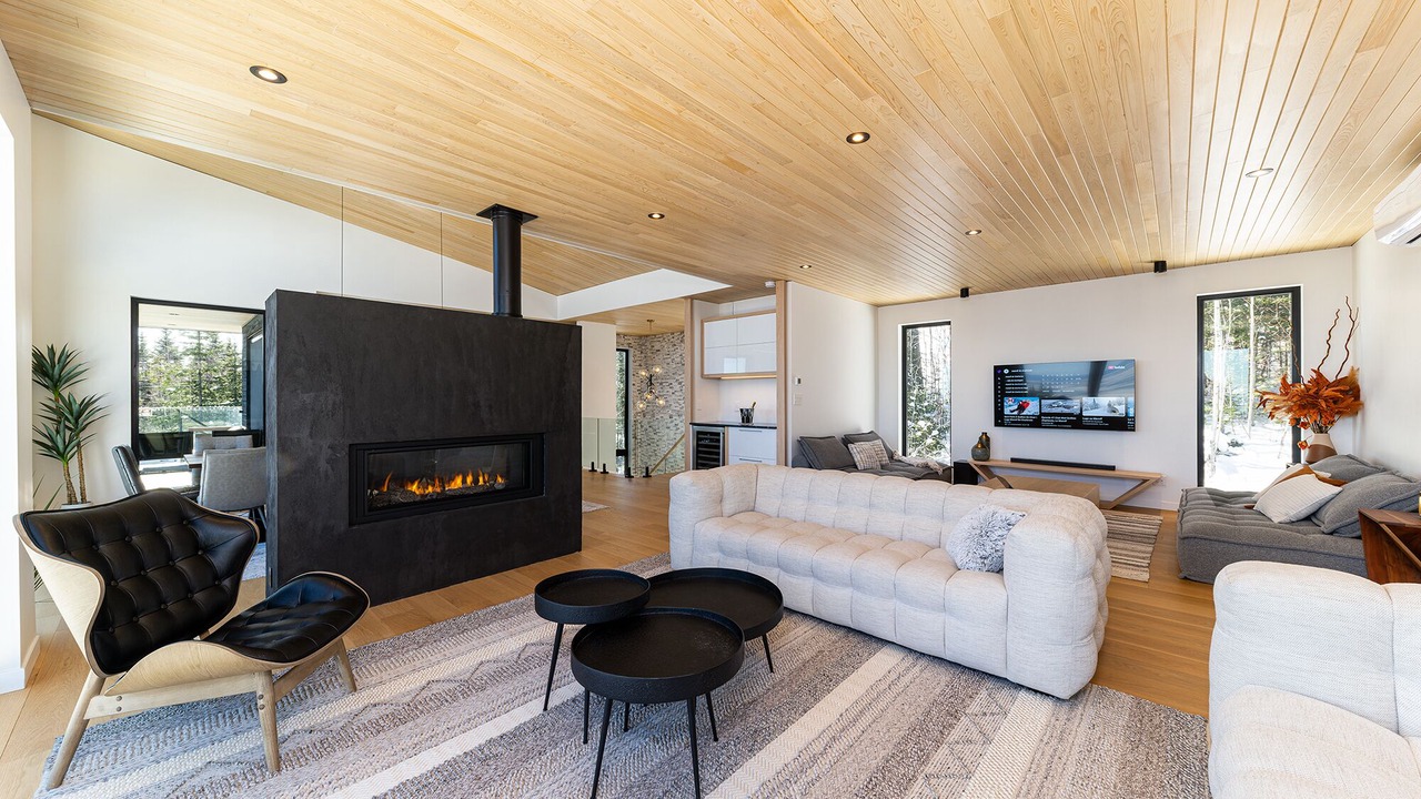 Photo of Livingroom in Petite-Riviere-Saint-Francois