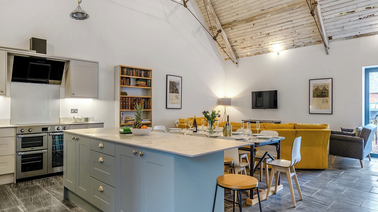 Photo of Others in Huntley