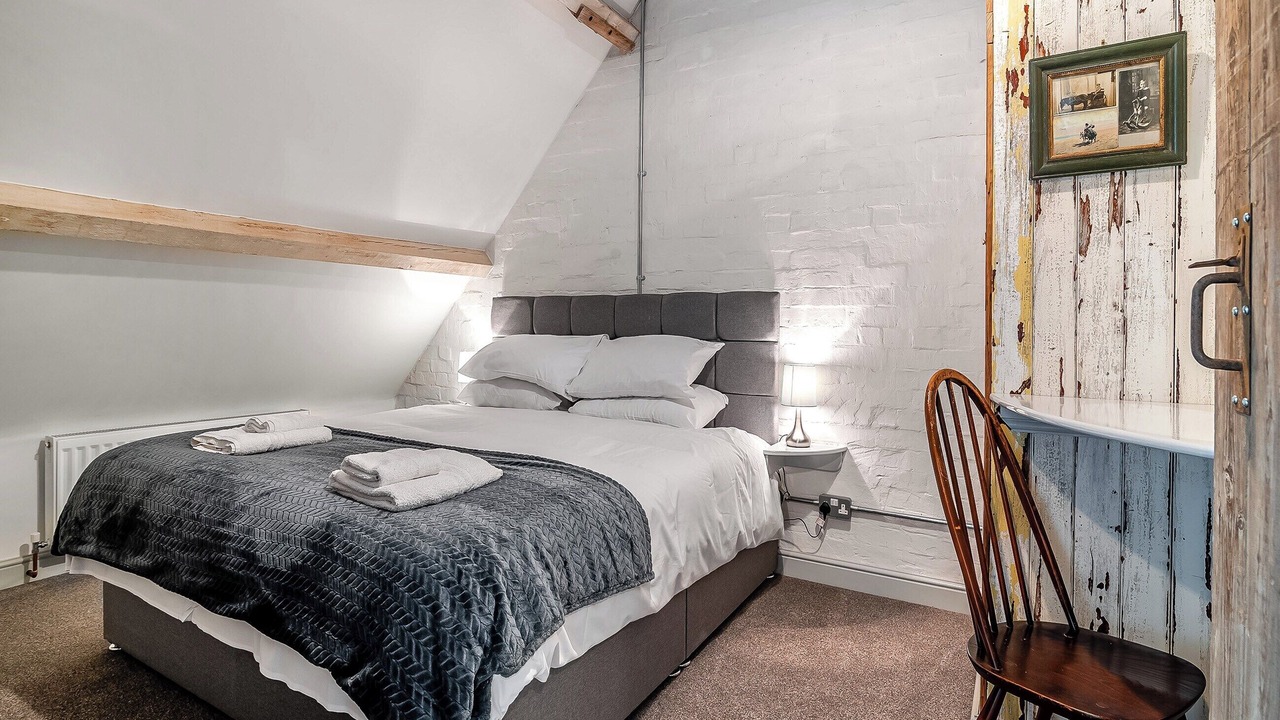 Photo of Others in Huntley