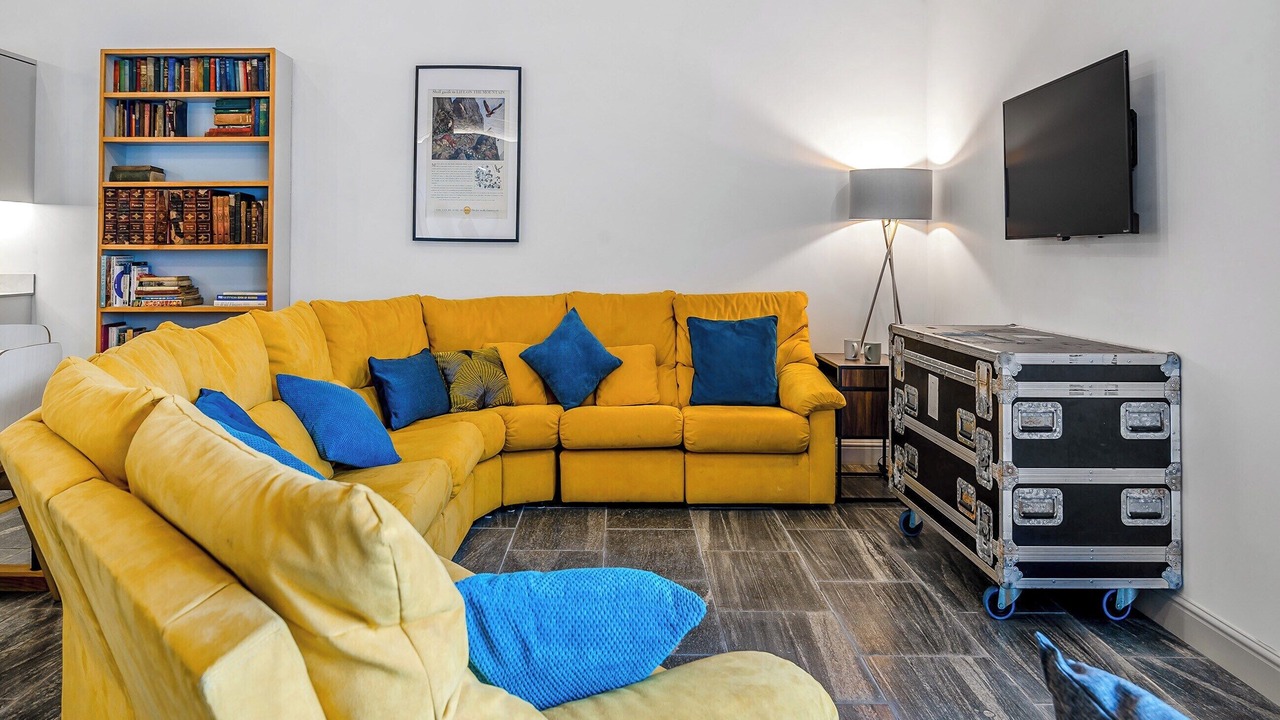 Photo of Others in Huntley