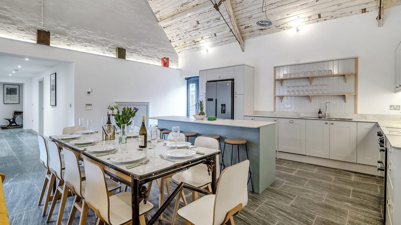 Photo of Others in Huntley