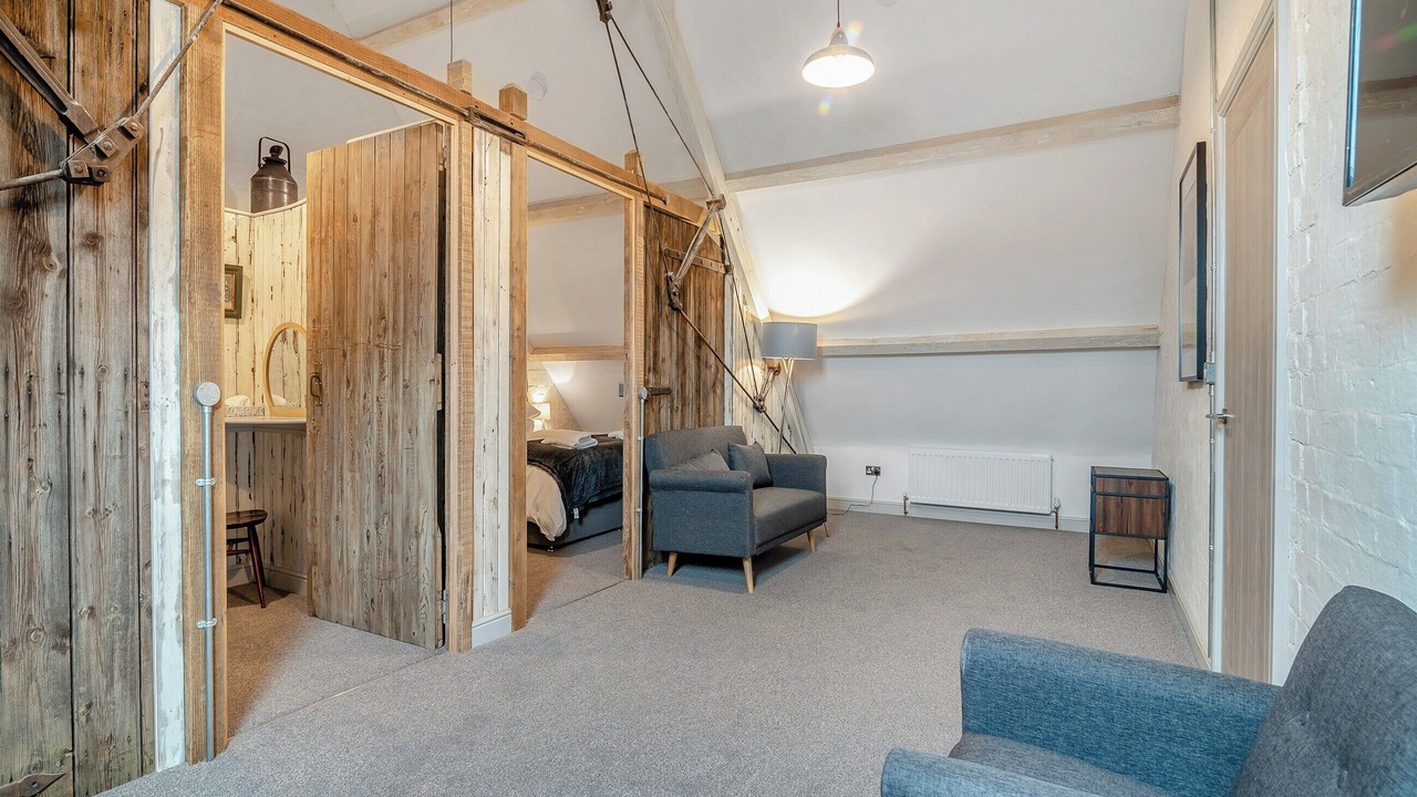 Photo of Others in Huntley