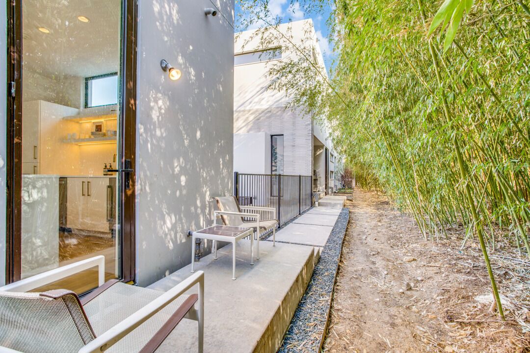 Photo of Patio Balcony in Oak Lawn