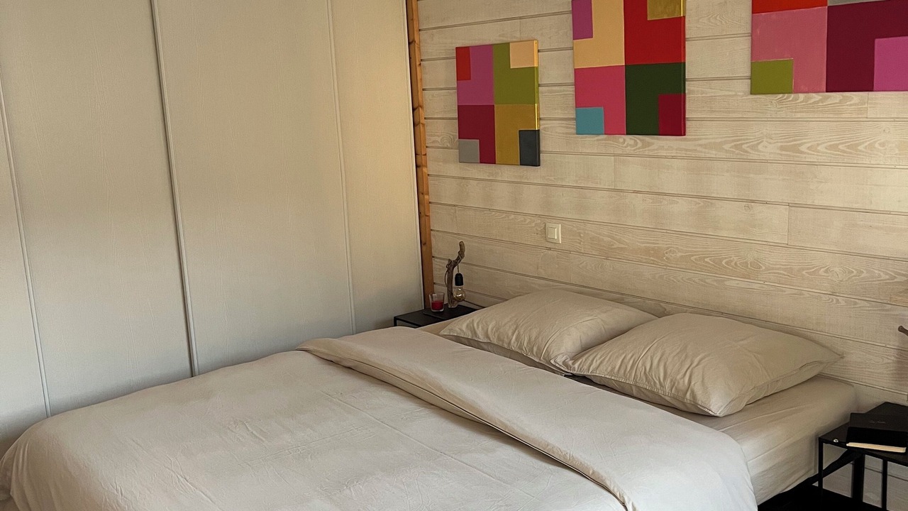 Photo of Bedroom in Plougoumelen