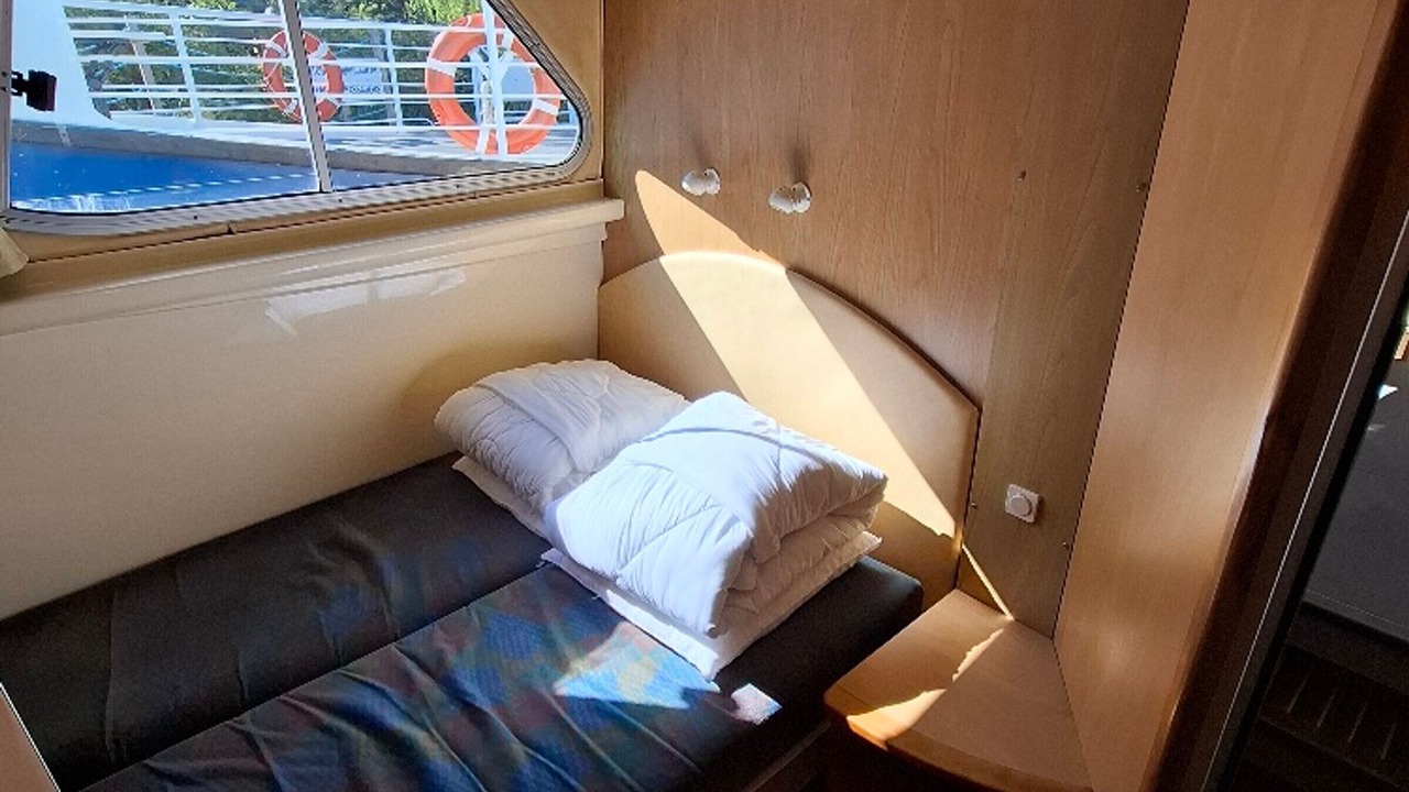 Photo of Bedroom in Chenille-Change