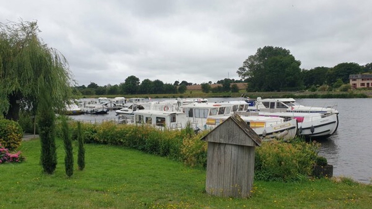 Photo of Others in Chenille-Change