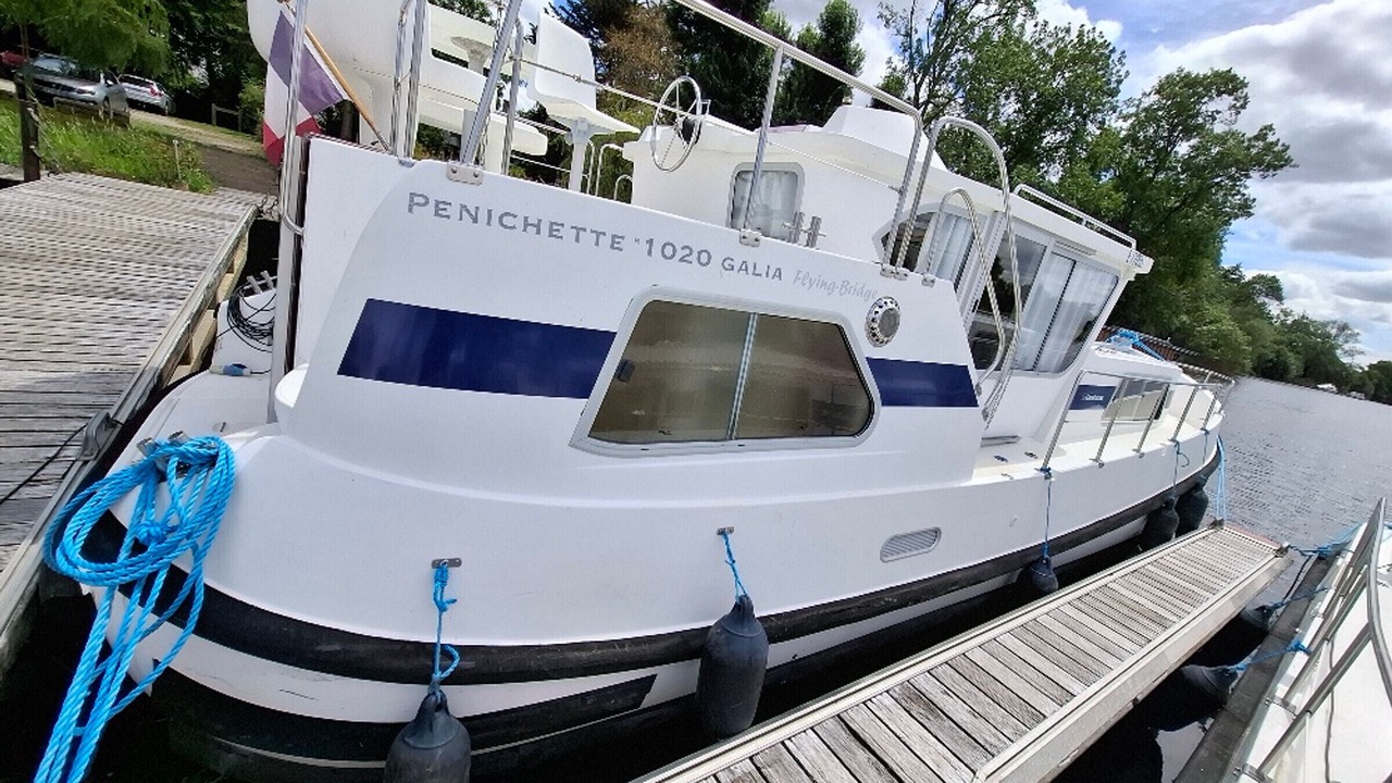 Photo of Others in Chenille-Change