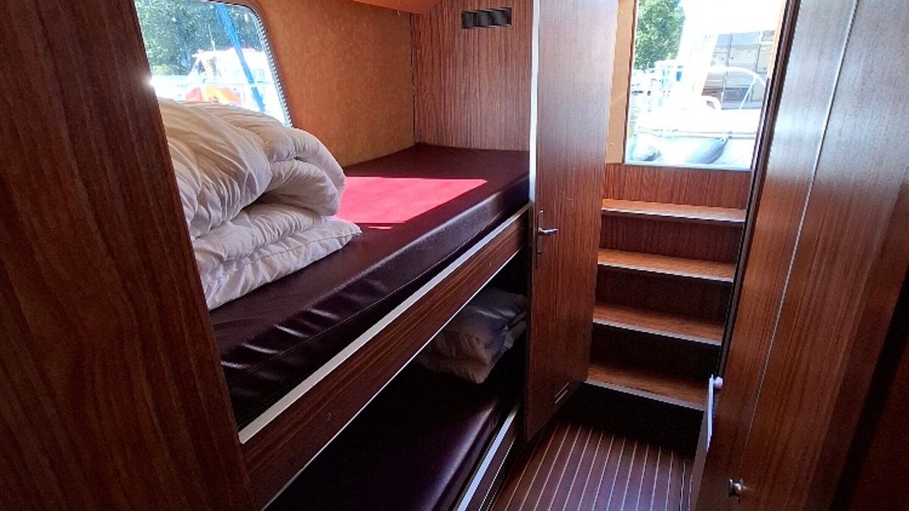 Photo of Bedroom in Chenille-Change
