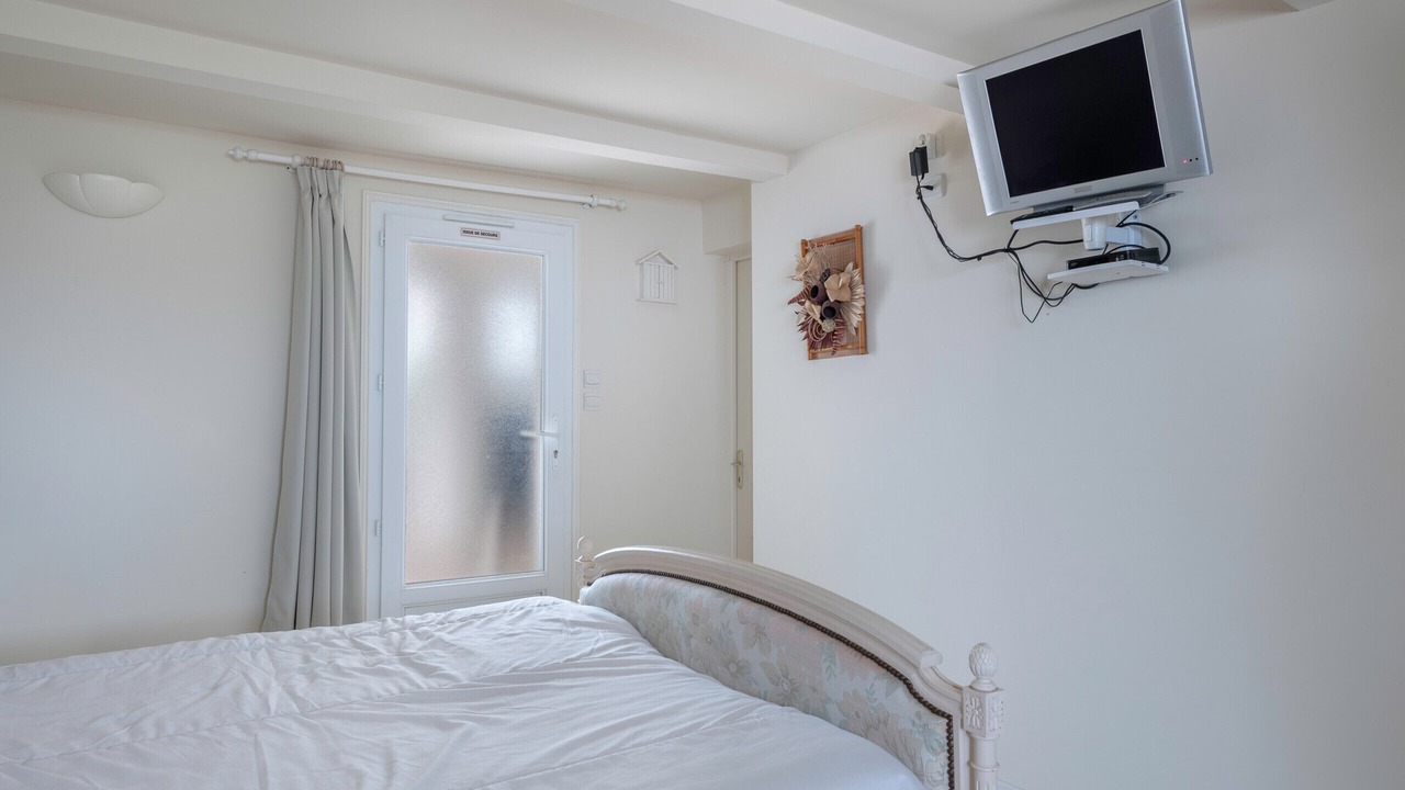 Photo of Bedroom in Saint-Michel-Chef-Chef