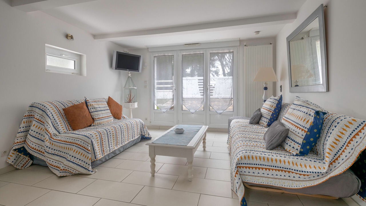 Photo of Livingroom in Saint-Michel-Chef-Chef