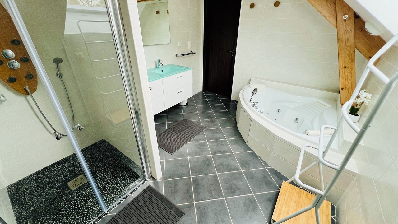 Photo of Bathroom in Roussennac