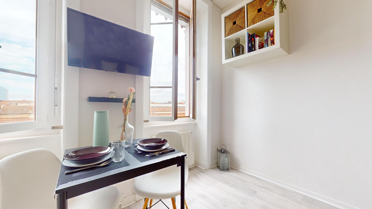 Photo of Others in Republique - Tolstoi