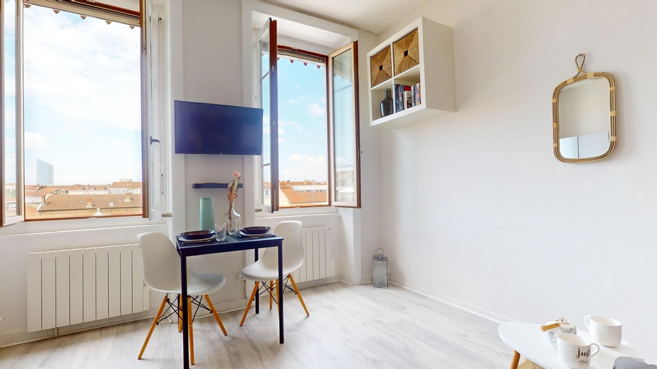 Photo of Others in Republique - Tolstoi