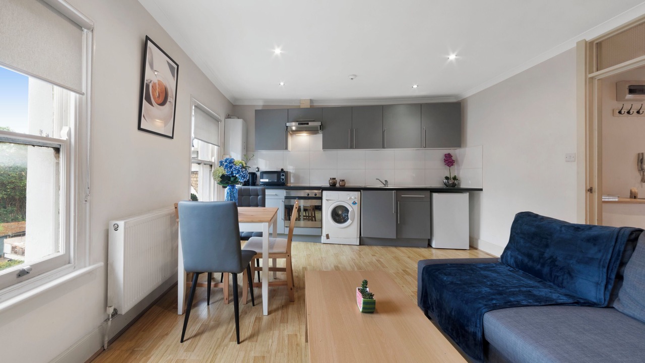 Photo of Livingroom in Tollington