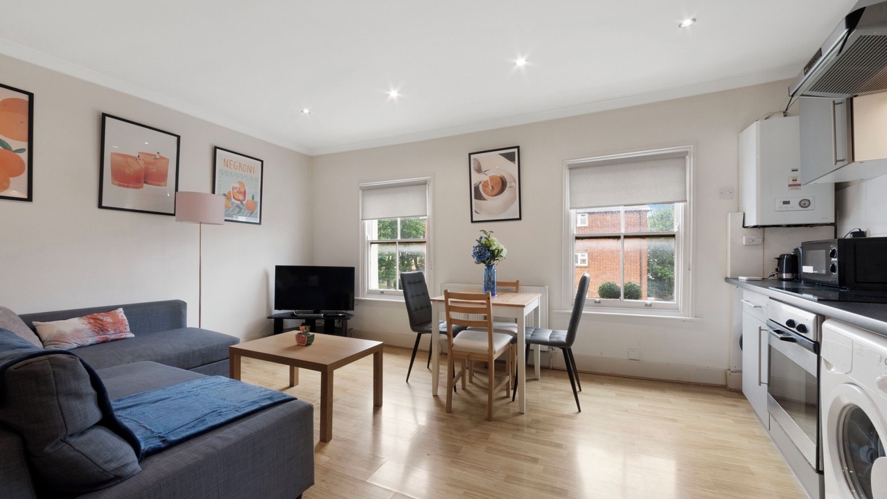 Photo of Livingroom in Tollington