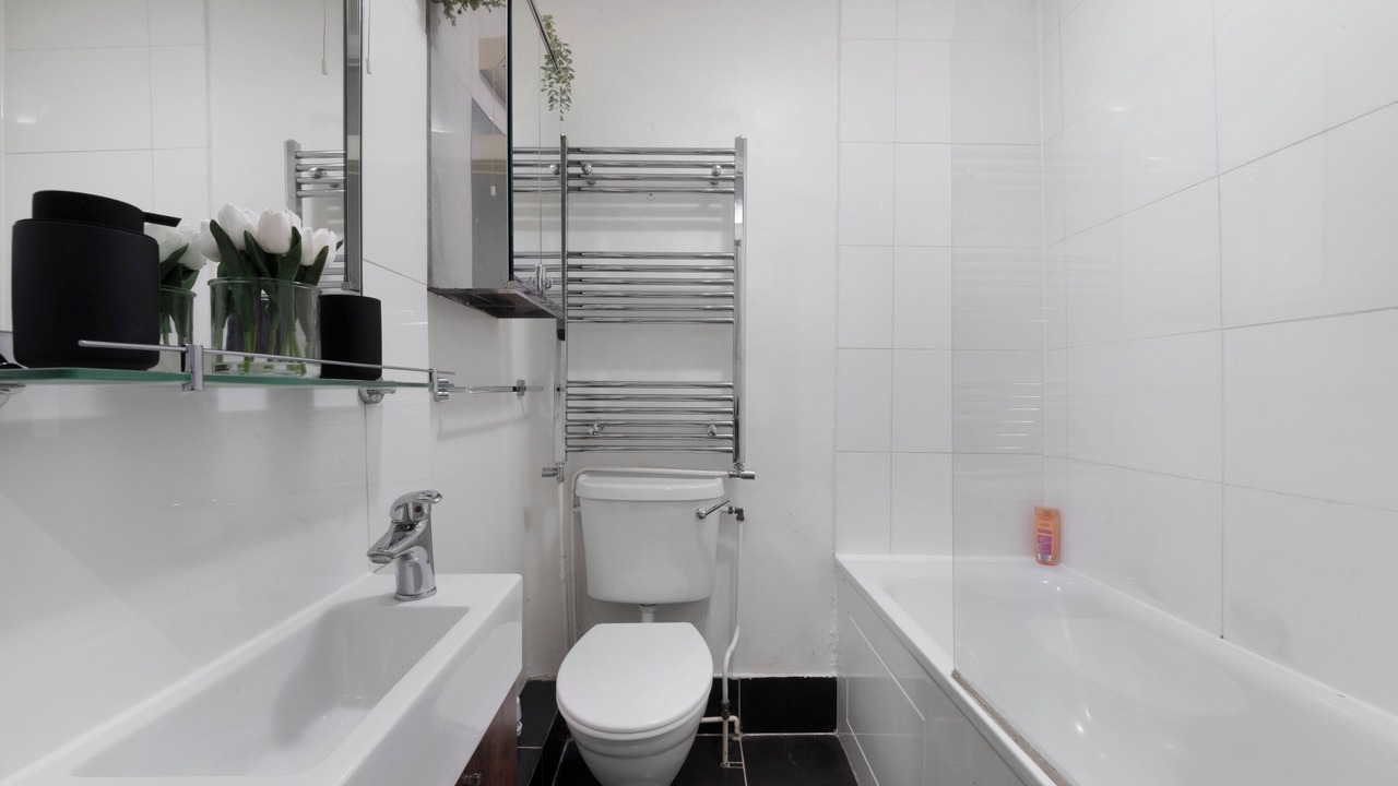 Photo of Bathroom in Tollington