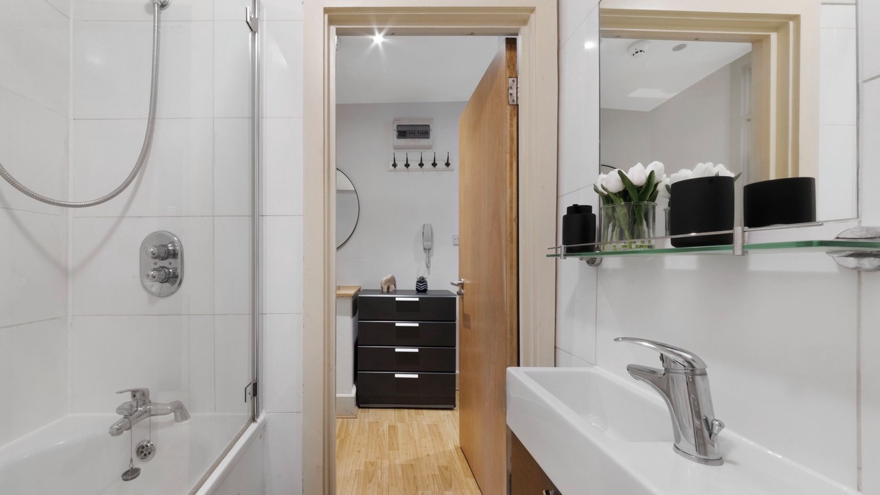 Photo of Bathroom in Tollington