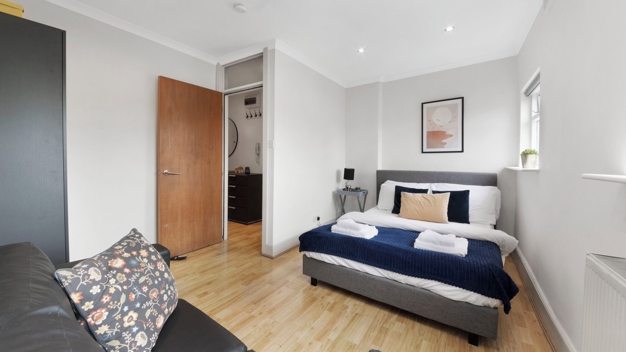 Photo of Bedroom in Tollington