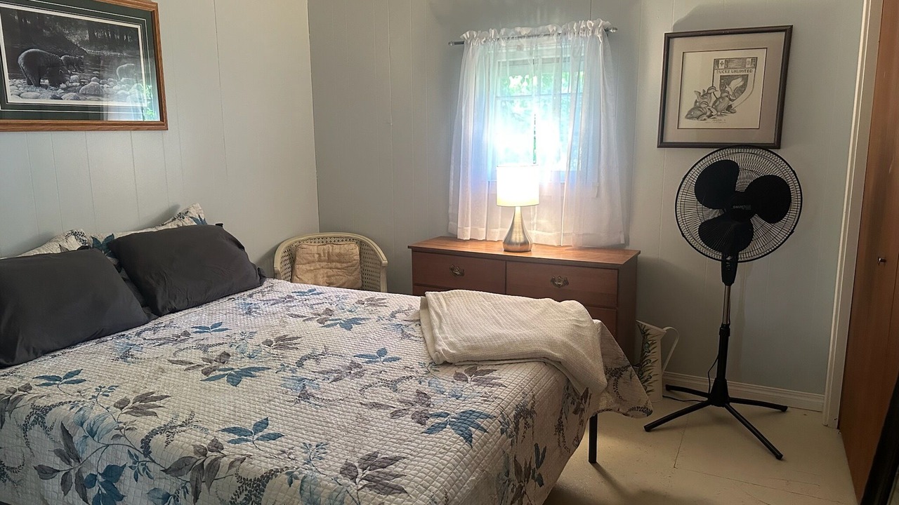 Photo of Bedroom in Vermilion Bay