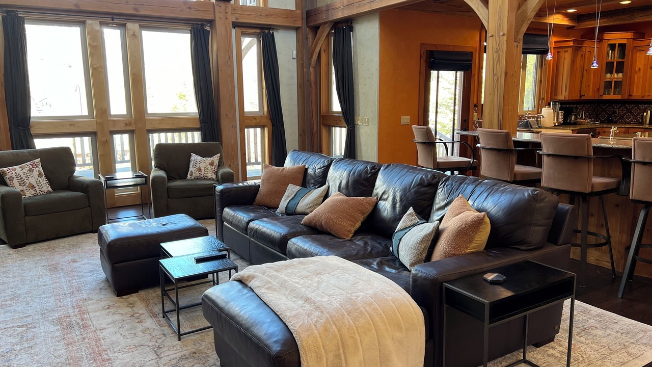Photo of Livingroom in Mountain Green