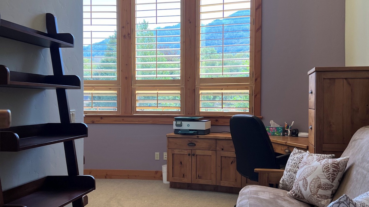 Photo of Livingroom in Mountain Green