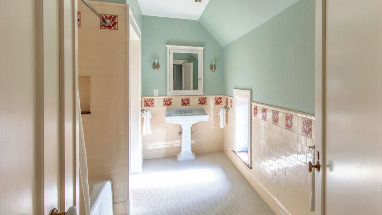 Photo of Bathroom in West Cornwall