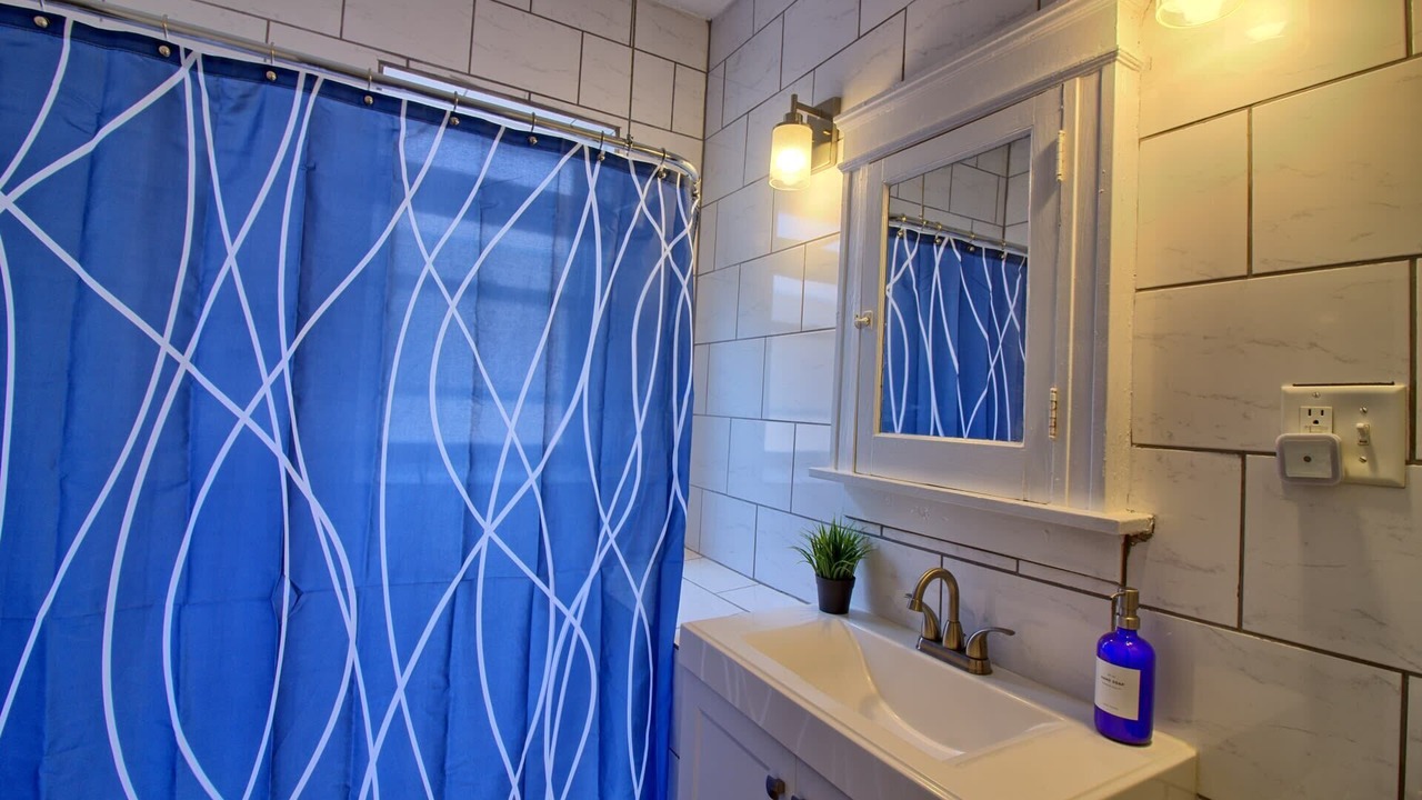Photo of Bathroom in Tower Grove South