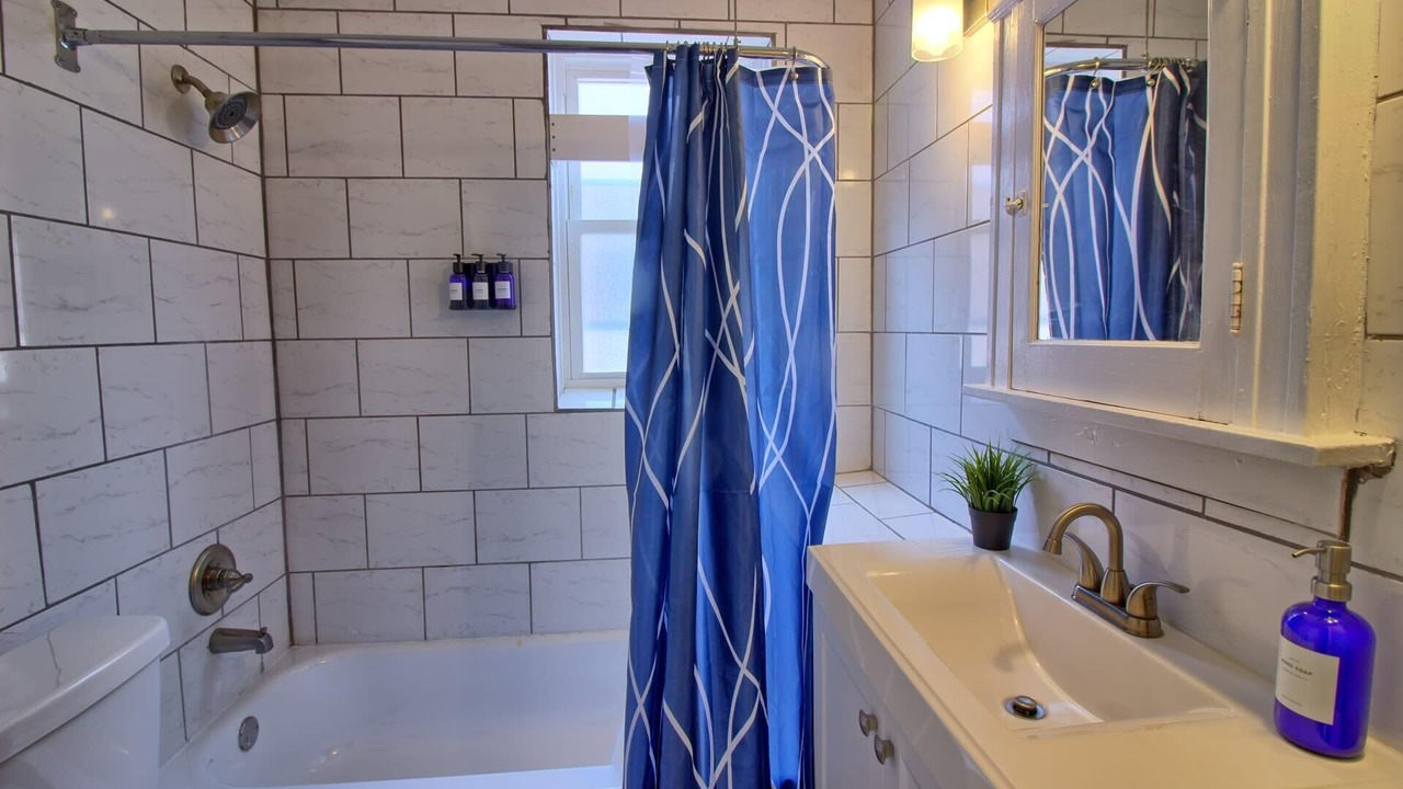 Photo of Bathroom in Tower Grove South