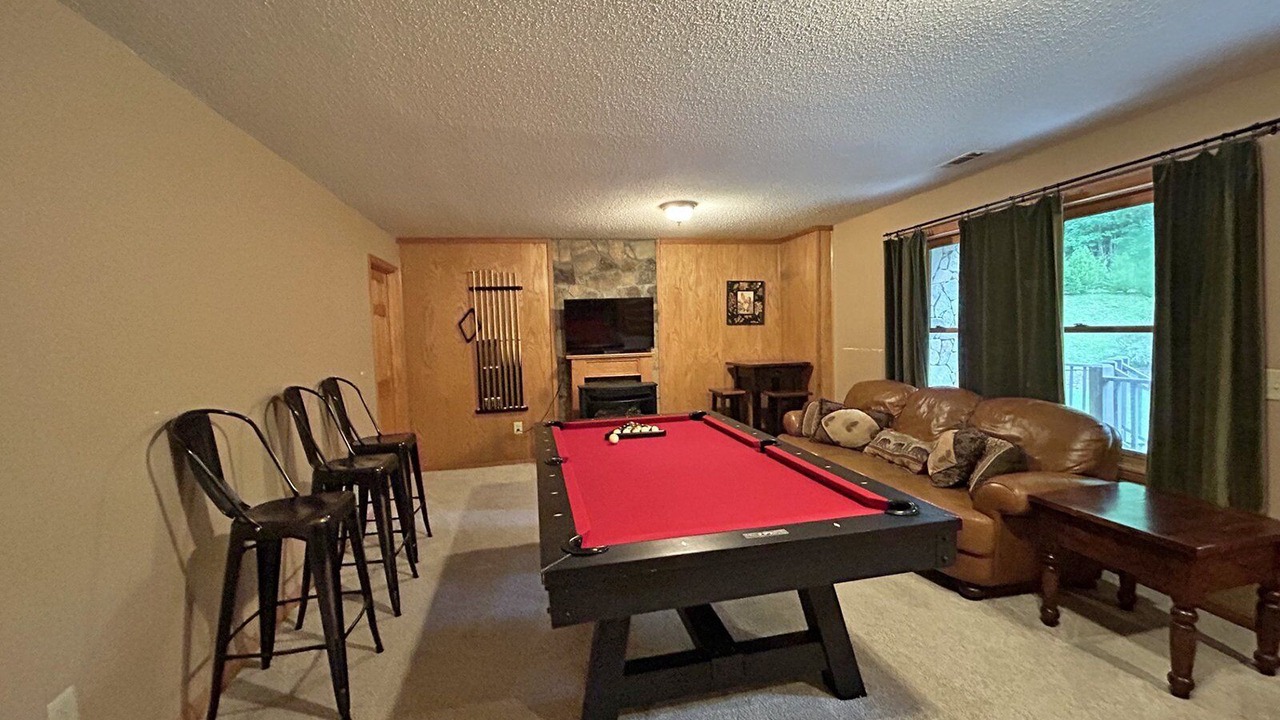 Photo of Livingroom in Almond