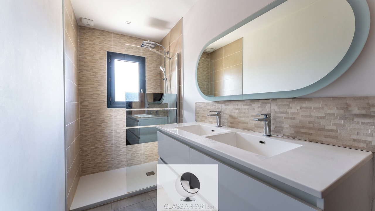 Photo of Bathroom in Castelnau-le-Lez