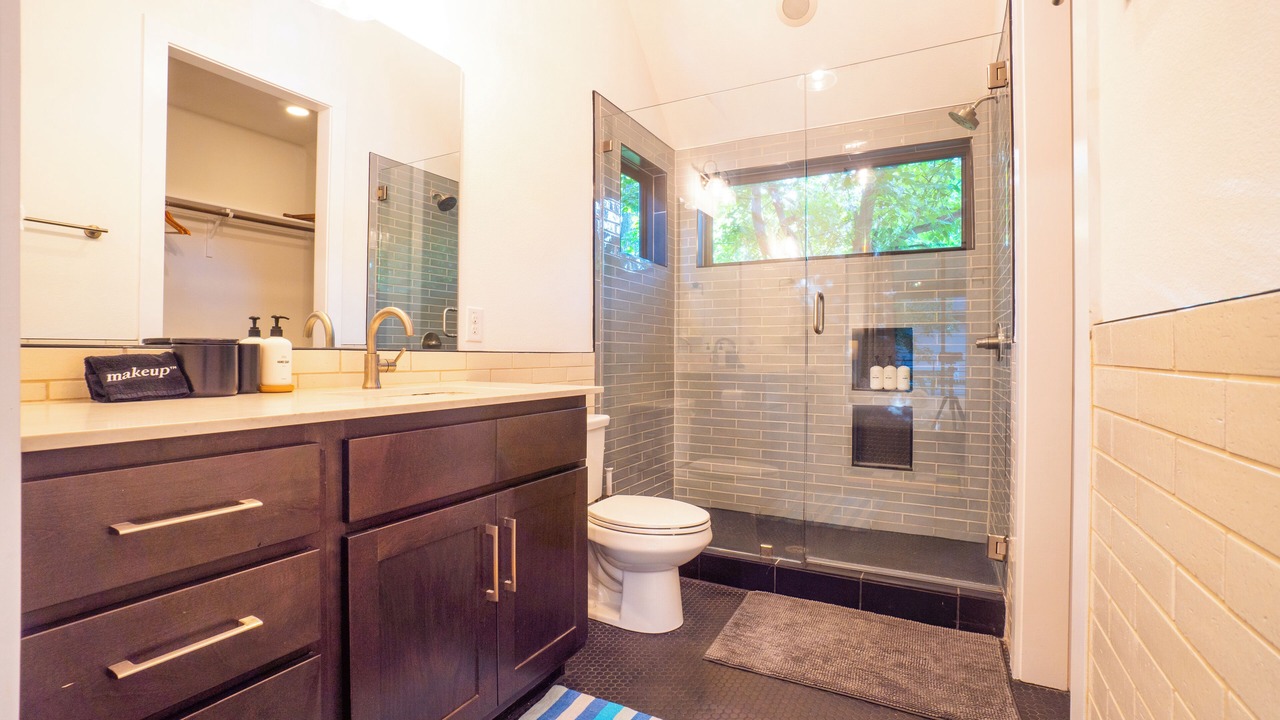 Photo of Bathroom in Holly