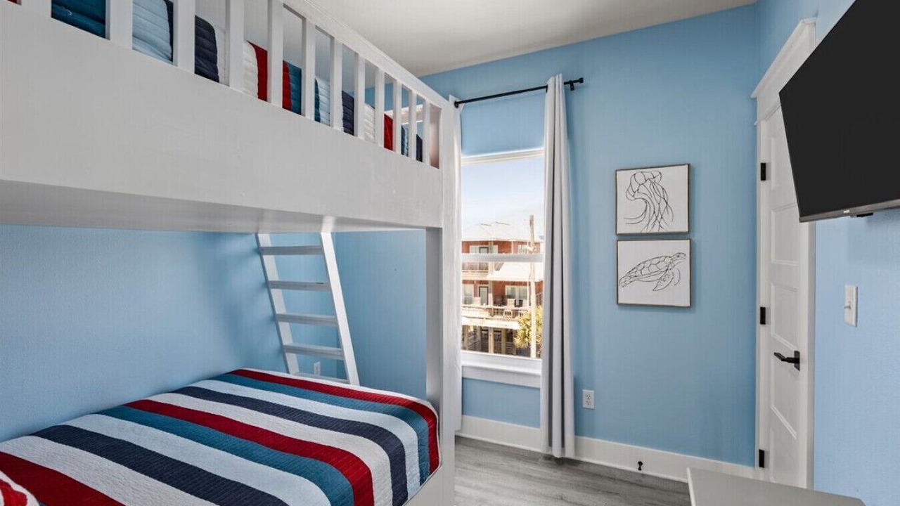 Photo of Bedroom in Crystal Beach
