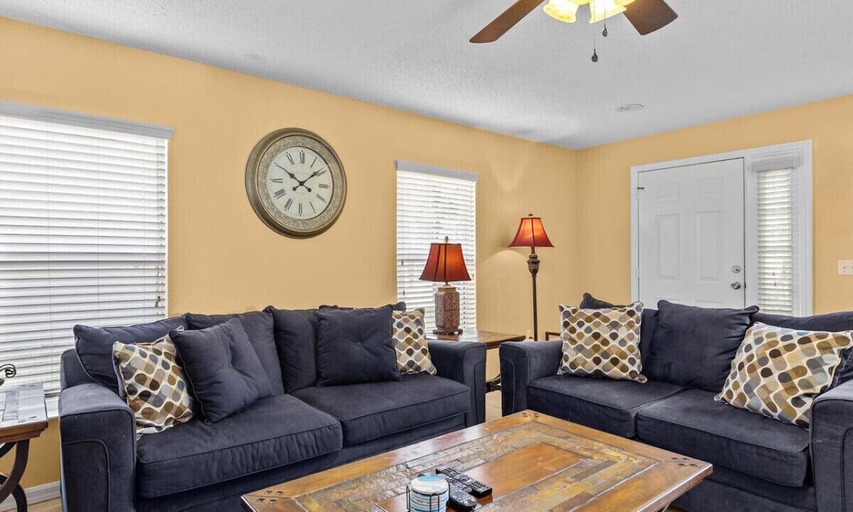 Photo of Livingroom in Haines City