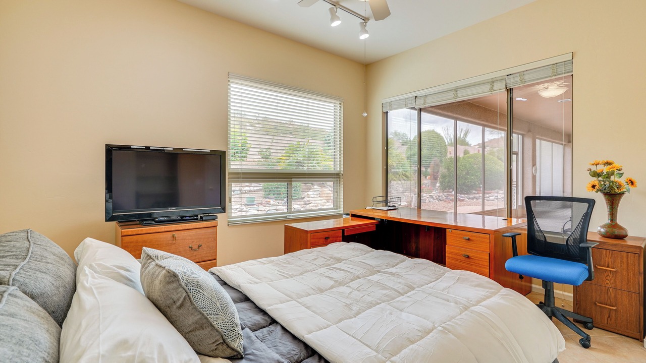 Photo of Bedroom in Saddlebrooke