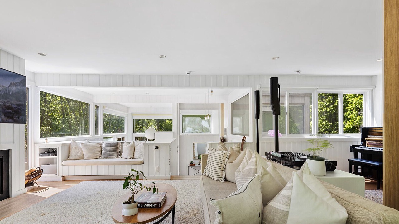 Photo of Livingroom in Noyack