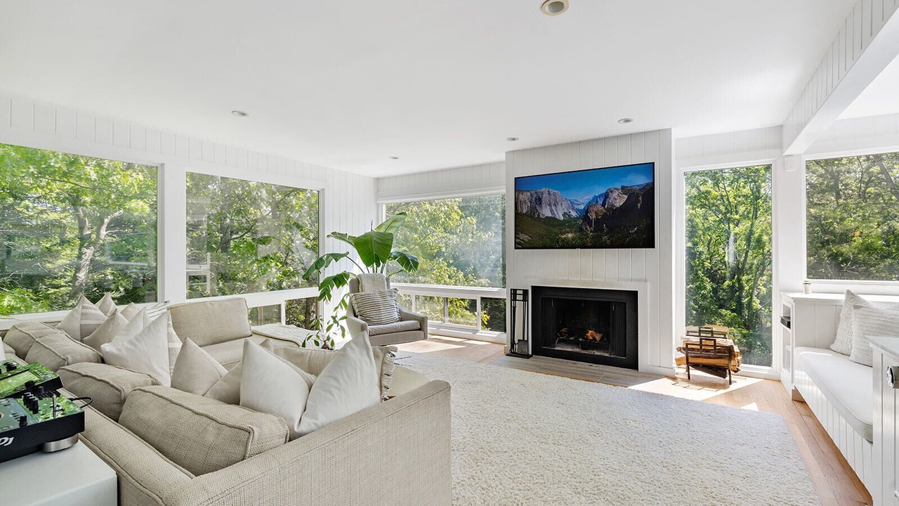 Photo of Livingroom in Noyack