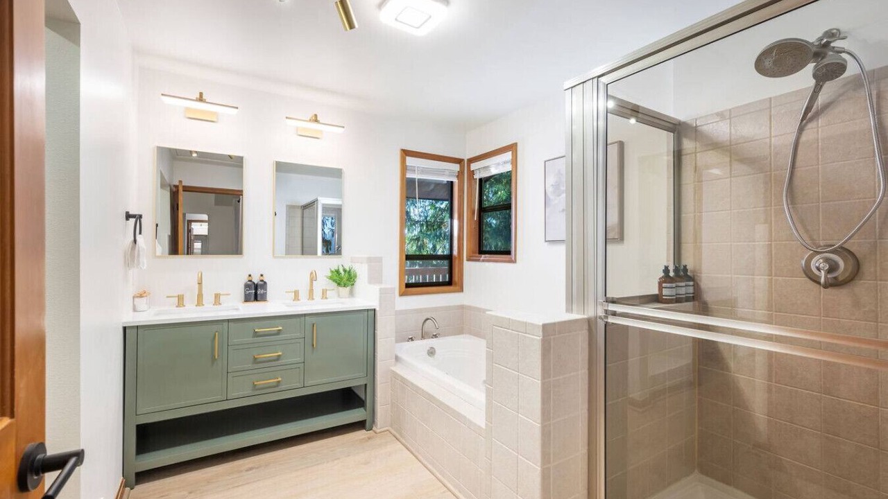 Photo of Bathroom in Maple Heights-Lake Desire