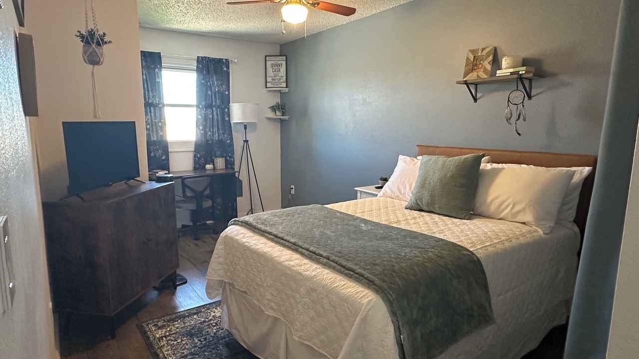 Photo of Bedroom in Glenrock