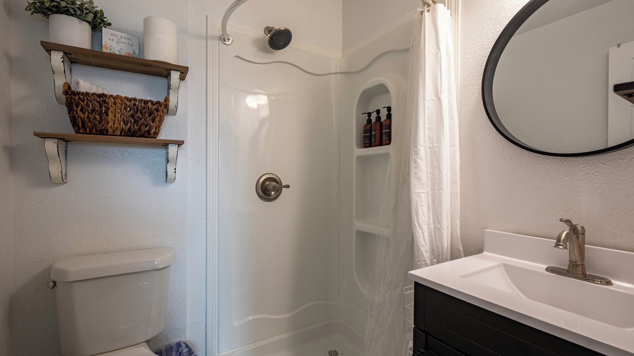 Photo of Bathroom in Glenrock