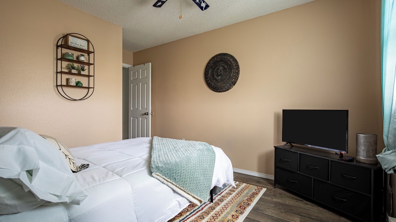 Photo of Bedroom in Glenrock