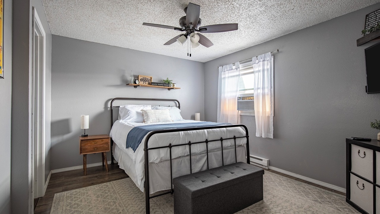Photo of Bedroom in Glenrock