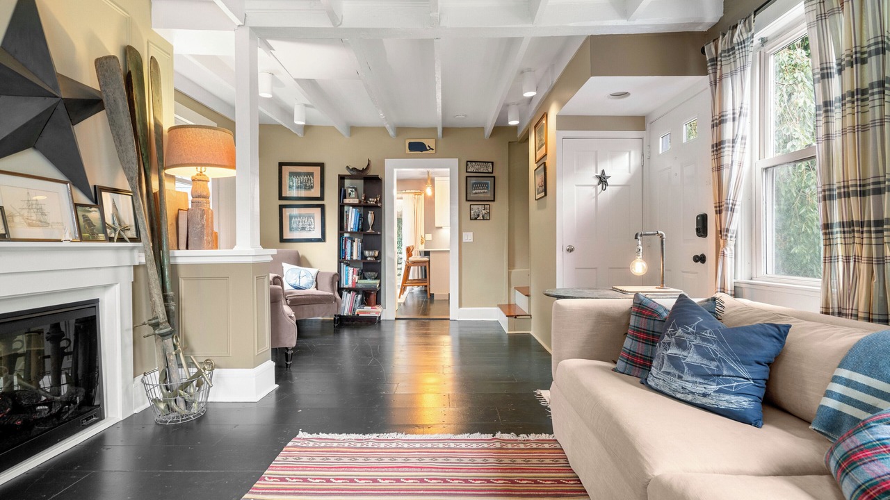 Photo of Livingroom in Marblehead
