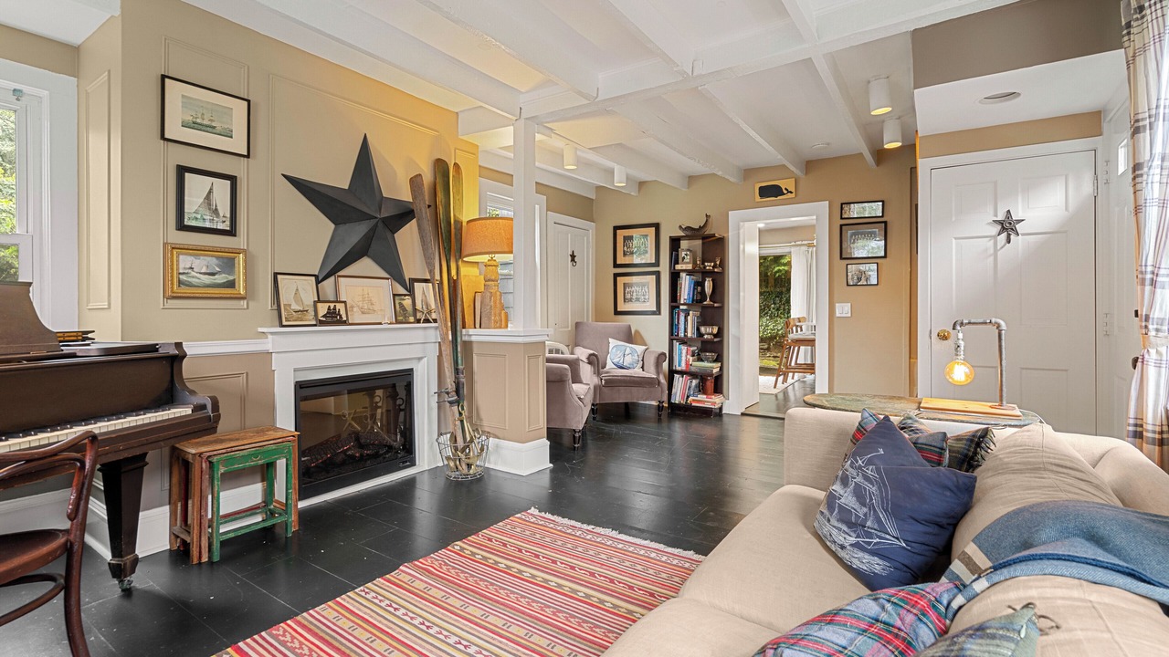 Photo of Livingroom in Marblehead