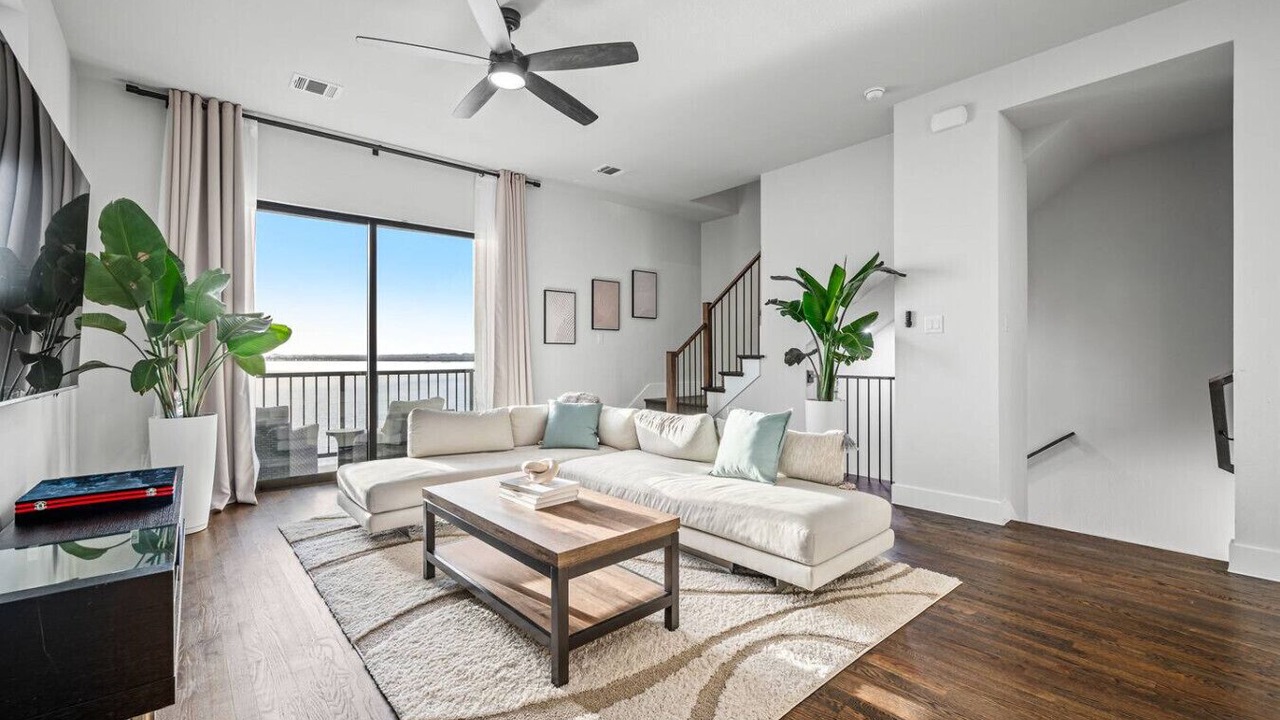 Photo of Livingroom in Rowlett