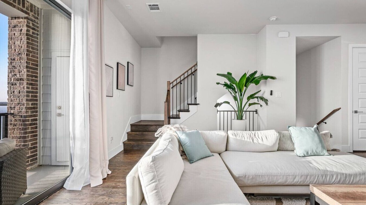 Photo of Livingroom in Rowlett