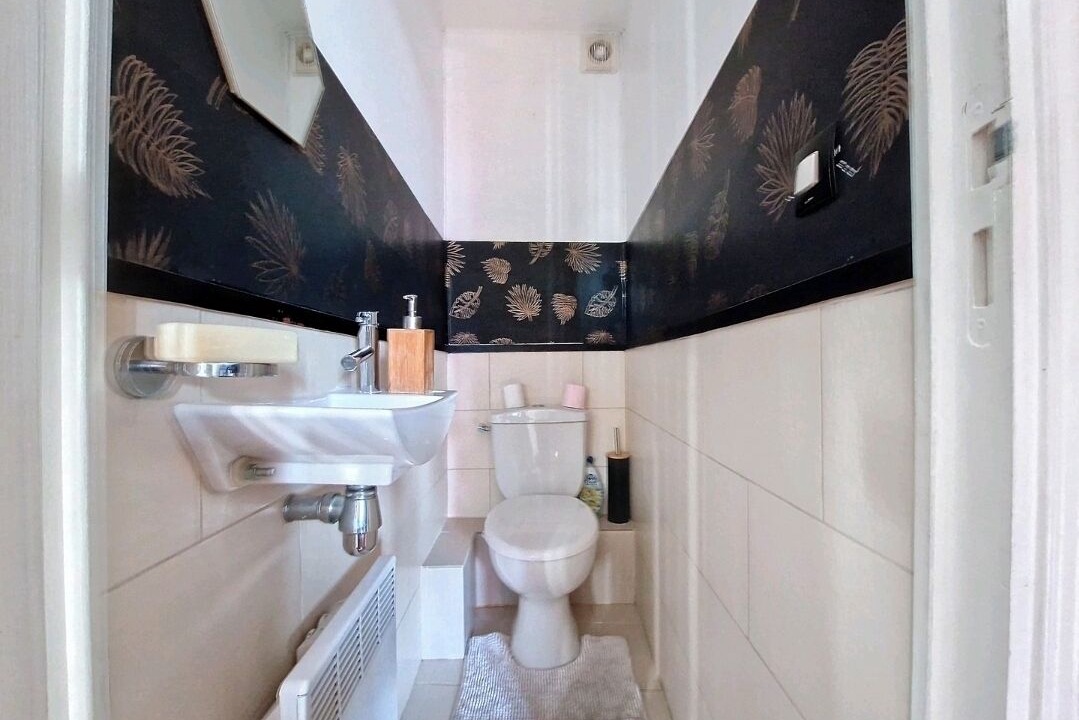 Photo of Bathroom in Caen City Centre