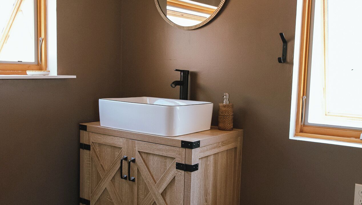 Photo of Bathroom in Canoncito