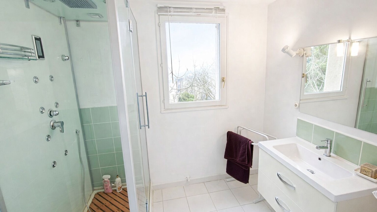 Photo of Bathroom in Castelnau-de-Levis